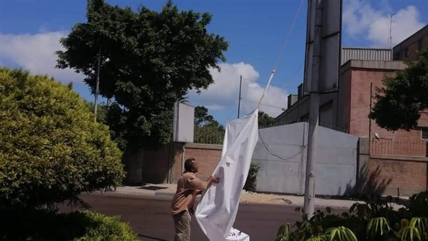 إزالة لافتات بشوارع