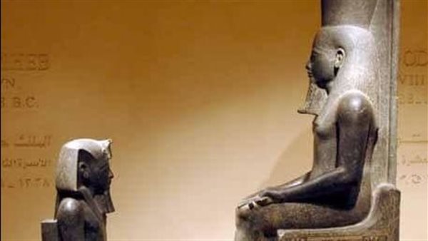 تمثال الملك حور محب