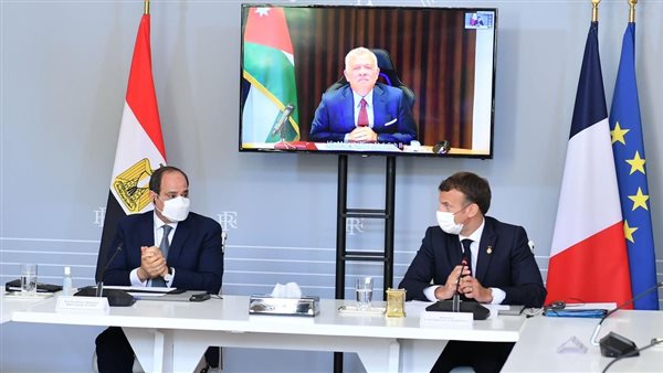 السيسي وماكرون والملك