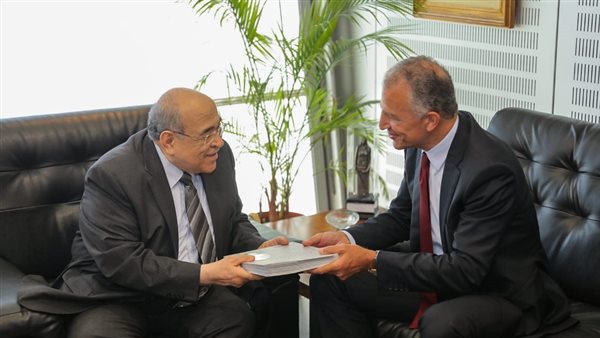 مصطفى الفقي والسفير