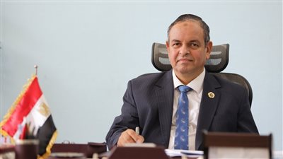 رئيس الجمارك: إعفاء العالقين من أي غرامات نتيجة تعرضهم للتأخير بالموانئ الحدودية