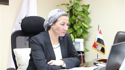 ياسمين فؤاد تبحث مع وزيرة الأعمال والطاقة البريطانية حملة التكيف لمواجهة التغيرات المناخية