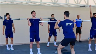 وزير الرياضة يلتقي منتخب اليد في معسكره التدريبي بالغردقة