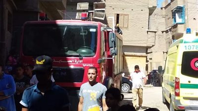 انتشال طفلة على قيد الحياة من تحت أنقاض منزل منهار بسوهاج