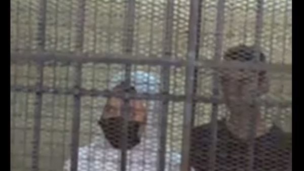 مودة الأدهم في قفص