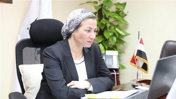 وزيرة البيئة 