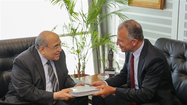 مصطفى الفقي والسفير