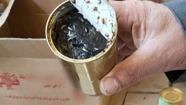 عصائر وأغذية فاسدة