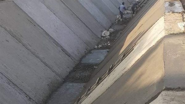 تبطين الترع في قرى