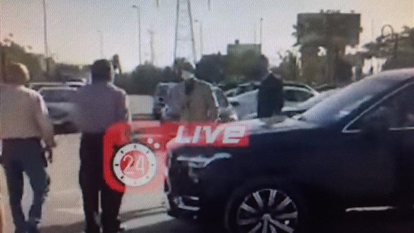 لحظة وصول جمال مبارك