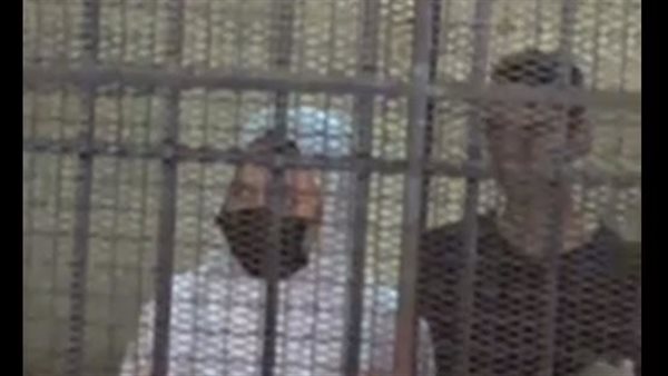 مودة الأدهم في قفص