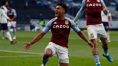 أستون فيلا يُسقط توتنهام بثنائية في لندن بالدوري الإنجليزي