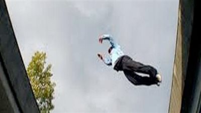 بسبب أزمة نفسية.. انتحار مُسن من الطابق السادس في الزيتون