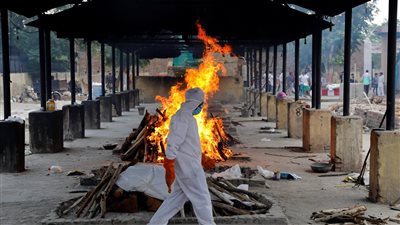 وجع البعد وخطر الوباء.. كيف يعيش المصريون بالهند وسط تدهور الوضع الوبائي بالبلاد؟