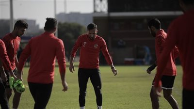 علي معلول يشارك في مران الأهلي