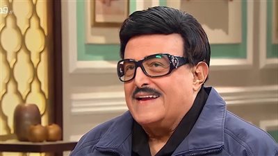 وفاء عامر وشيماء سيف والسبكي.. بدء توافد النجوم لإلقاء نظرة الوداع الأخيرة على سمير غانم