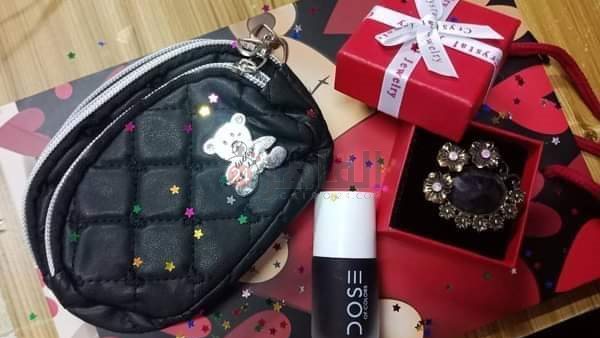 أعمال سحر داخل هدايا