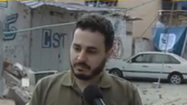 فلسطيني يبكي 