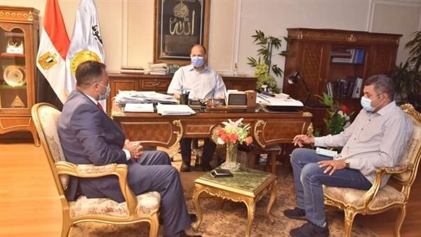 محافظ أسيوط يلتقي