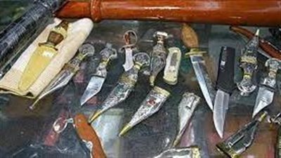 سقوط متهم بترويج الأسلحة البيضاء عبر مواقع التواصل الاجتماعي بالشرقية