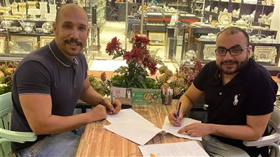 الكاتب محمد عدلي يوقع روايته الجديدة 