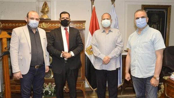 محافظ أسيوط يلتقي