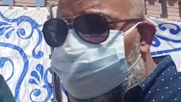 بيومي فؤاد في جنازة