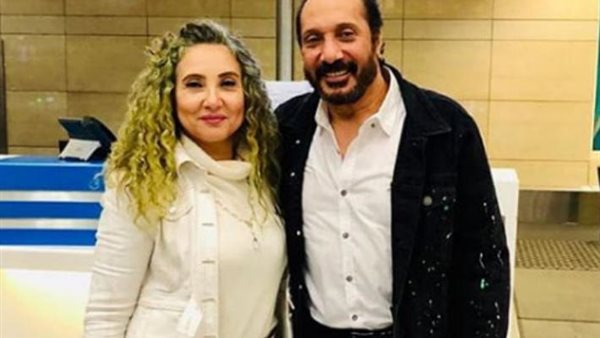 على الحجار وزوجته