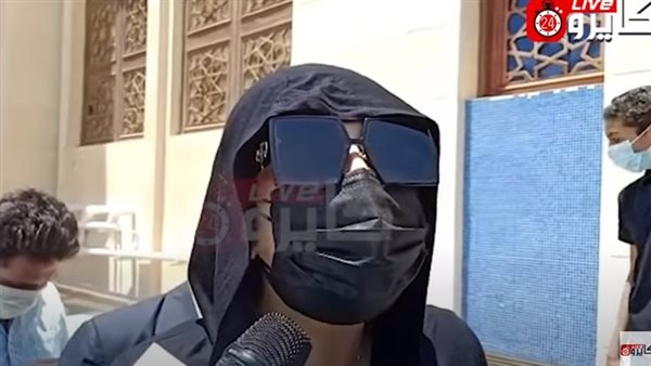 وفاء عامر في جنازة