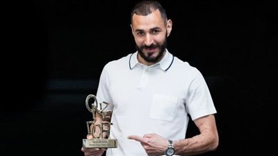 بنزيما يعلق على عودته لمنتخب فرنسا وفوزه بجائزة 