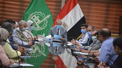 محافظ القليوبية يعقد اجتماعًا لبدء المرحلة الثانية لتطوير محاور بنها