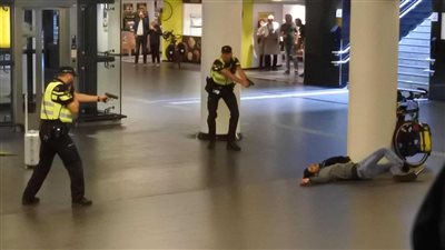 مقتل وإصابة 5 أشخاص في عملية طعن بأمستردام