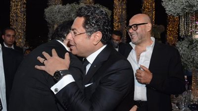 شاهد.. الإعلامي خالد أبو بكر يحضر فرح ابنة محمد المرشدي (صور)