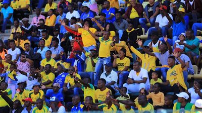 جماهير صن داونز تعترض حافلة الأهلي قبل الدخول إلى ستاد لوكاس موريبي