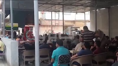 مواطنون بقنا يخالفون الإجراءات الاحترازية أثناء مشاهدة مباراة الأهلي وصن داونز