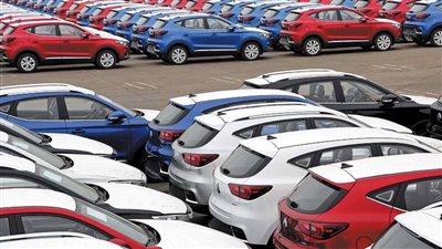 انخفاض انتاج مصانع السيارات عالميا بسبب ازمة الرقائق الالكترونية خلال 2021