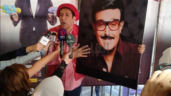 هاني رمزي في مسرحية