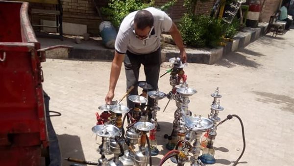 مصادرة شيش في مقهى