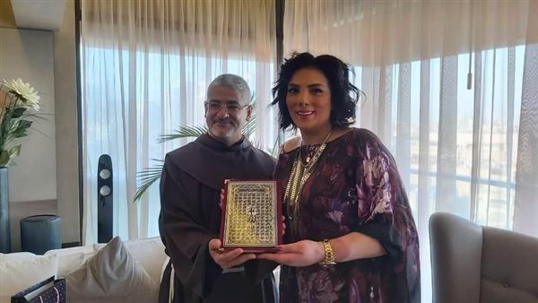 حورية فرغلي والانبا