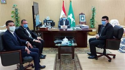 محافظ الشرقية يستقبل دفعة الشهيد أحمد منسي من متدربي البرنامج الرئاسي