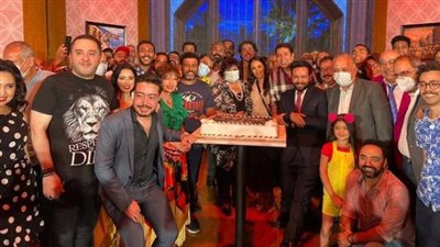 هاني رمزي يشكر أشرف زكي ووزيرة الثقافة لحضورهما مسرحية 