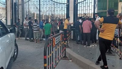 تجمهر جمهور المنصورة أمام ملعب كفر الشيخ بعد منعه من حضور المباراة