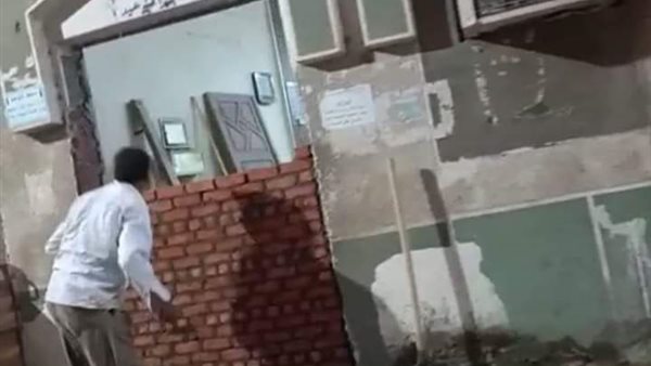 الدكتور حُسني أبو