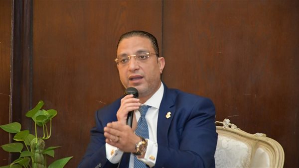 الدكتور أحمد الأنصاري