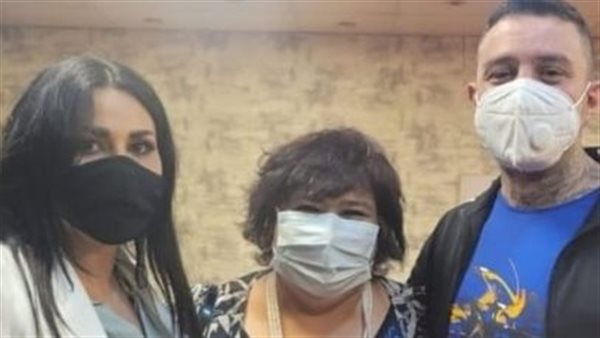 أحمد الفيشاوي وزوجته