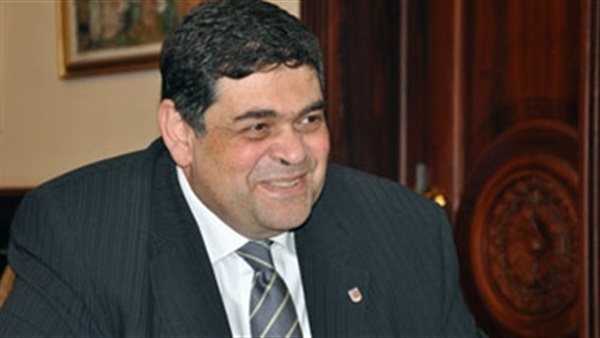  أشرف حاتم رئيس لجنة