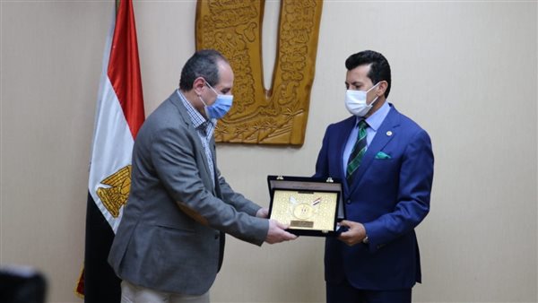 أشرف صبحي وهشام إبراهيم