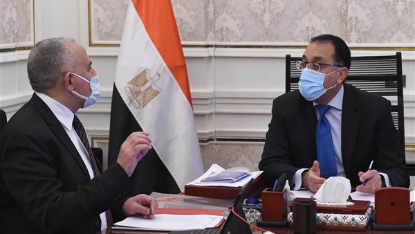 رئيس الوزراء مع وزير