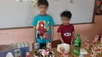 داخل نعش واحد.. المئات في المنوفية يشيعون جنازة طفلين توفيا حرقًا 