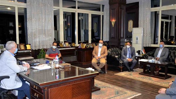 وفد حياة كريمة ومحافظ